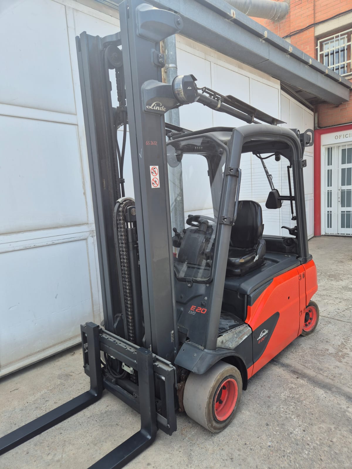 CARRETILLA 4 RUEDAS E 20P LINDE 386W