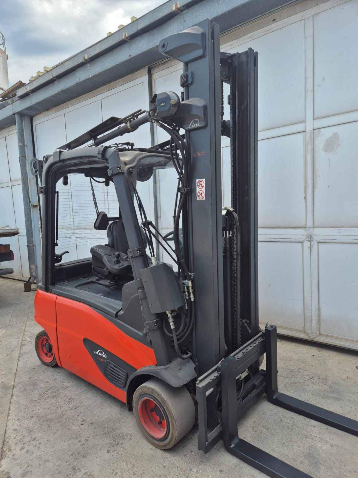 CARRETILLA 4 RUEDAS E 20P LINDE 386W - Imagen 4