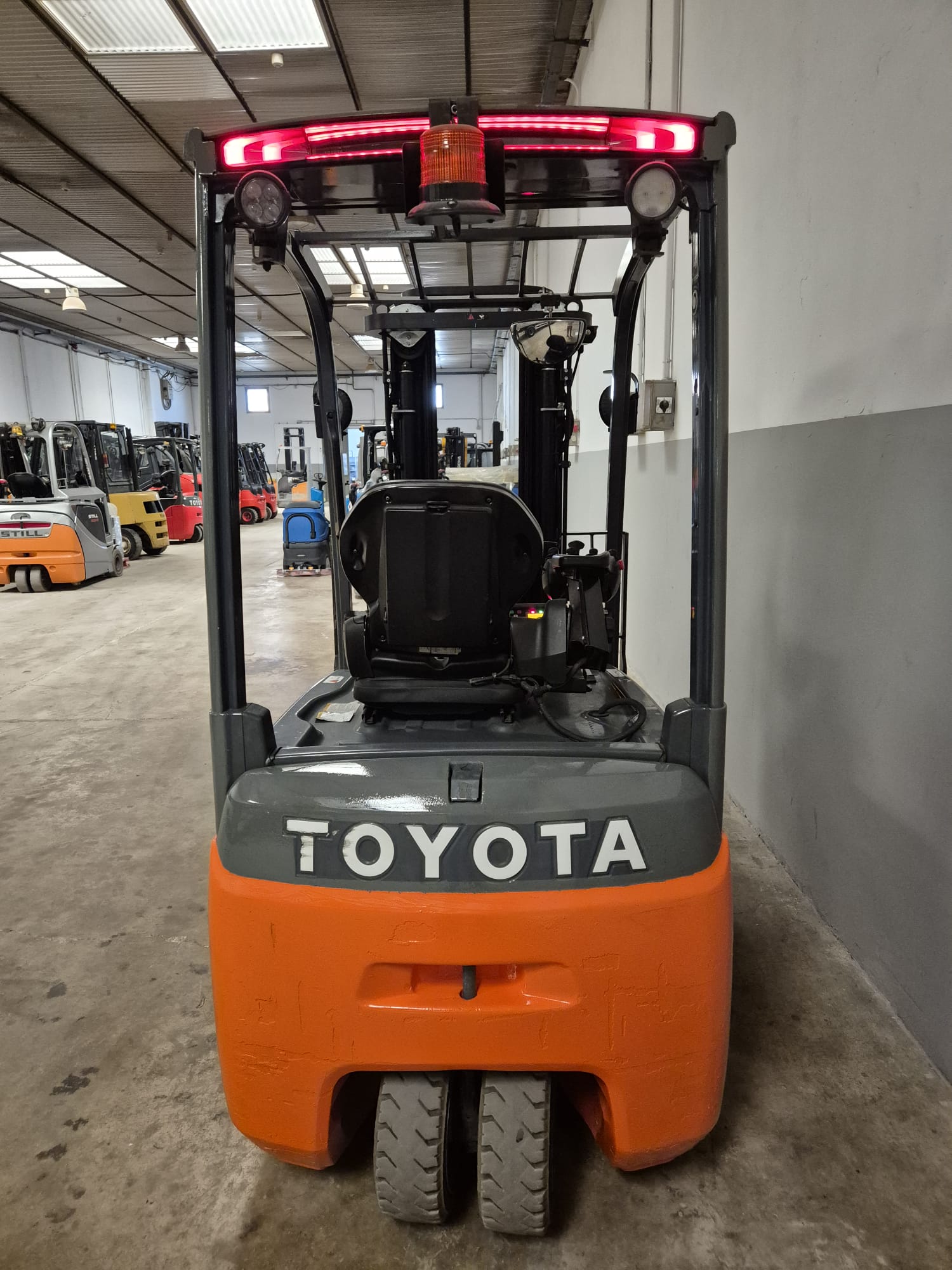 ELECTRICA 3 RUEDAS TOYOTA 8FBE20T - Imagen 2