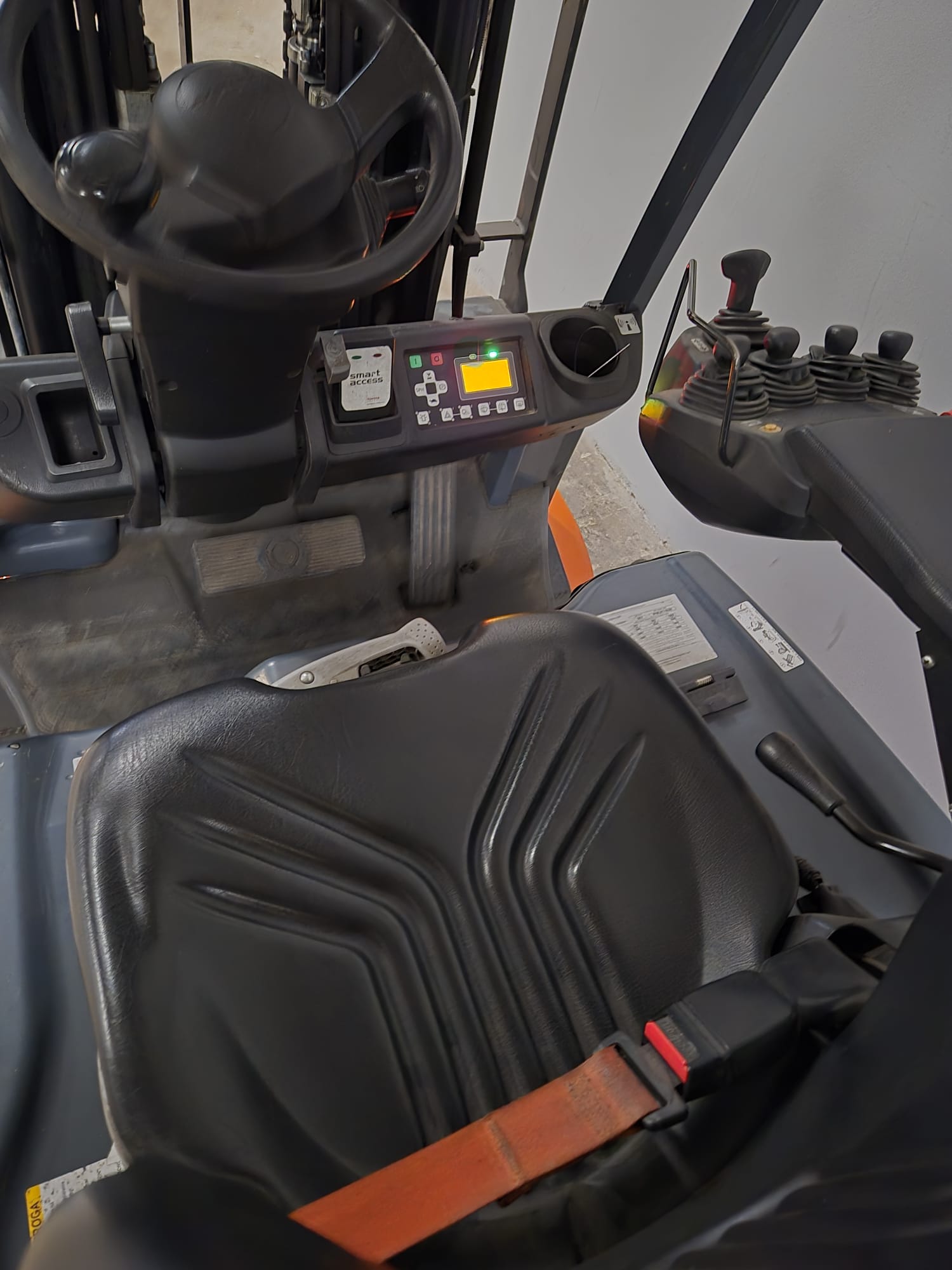 ELECTRICA 3 RUEDAS TOYOTA 8FBE20T - Imagen 10
